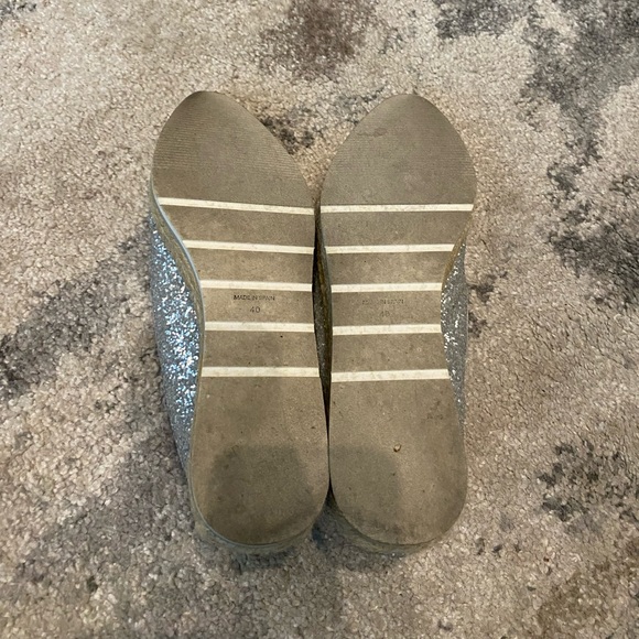 Silver sequin pointed toe espadrilles with silver leather tassels - Picture 4 of 7